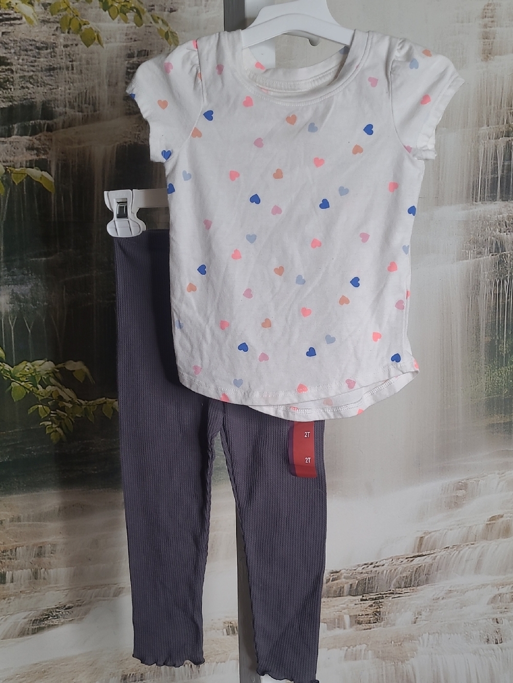 New with tags! Girls 2T colorful heart Tshirt & 2T gray waffle knit leggings set